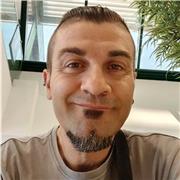 Salve eseguo lezioni teoriche e pratiche di Dj con missaggio vinili, CD e USB